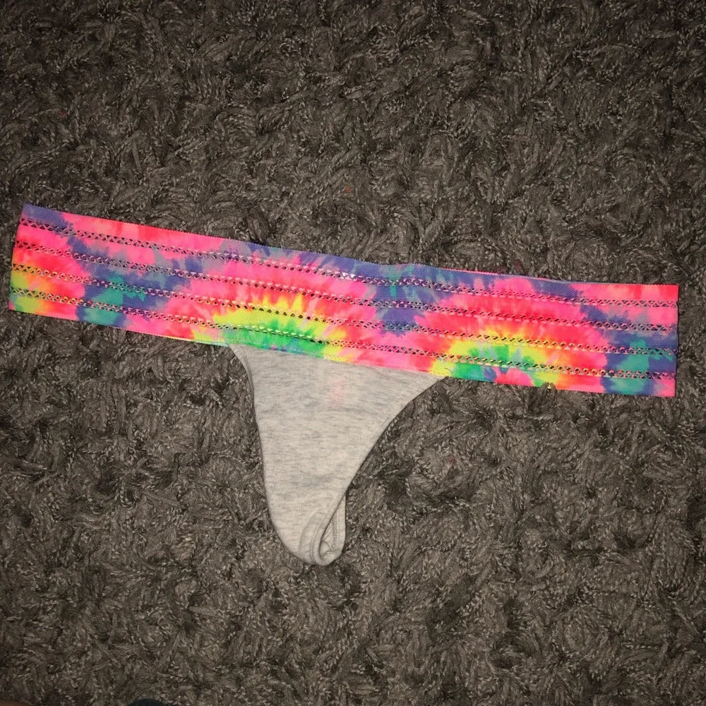 2016 Victoria’s Secret PINK Thongs, Size M, New Without Tags